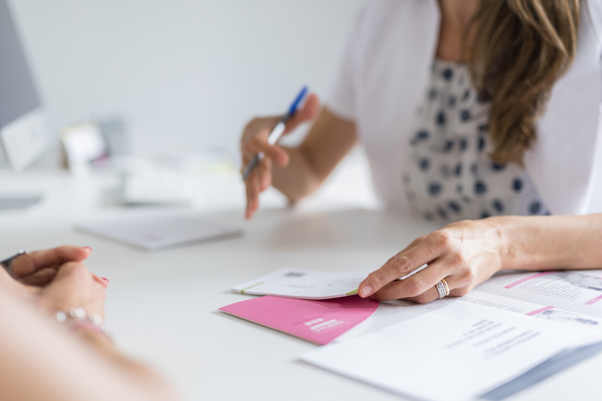 Nutritionist with young woman client